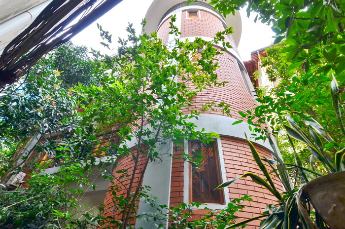 Unique and charming furnished house to rent in Nghi Tam Village
