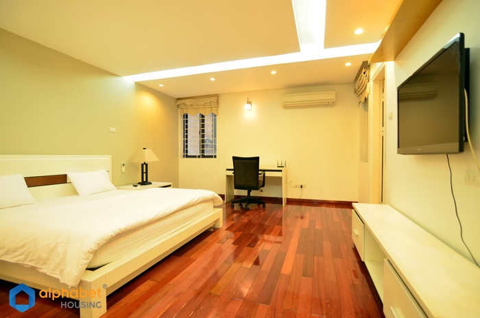 Modern serviced apartment for rent in Tay Ho facing on the lake