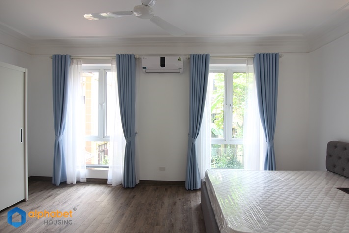 Mini-Villa for rent in Tay Ho Hanoi | 05 Bedrooms, 05 Bathrooms with lake view
