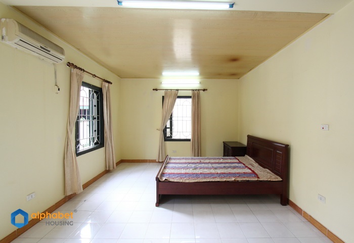 Full furniture 04 bedrooms house for rent in Tay Ho Hanoi near to Intercontinental Hotel