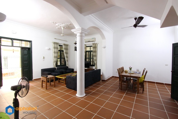 Full furniture 04 bedrooms house for rent in Tay Ho Hanoi near to Intercontinental Hotel