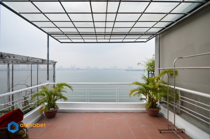 Perfect lake view one bedroom serviced apartment for rent in Tay Ho