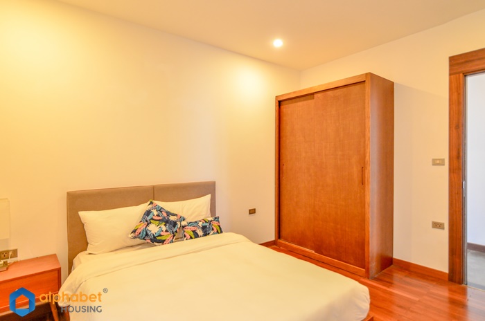 Lake view serviced apartment for rent in Tay Ho District on Quang Khanh Street