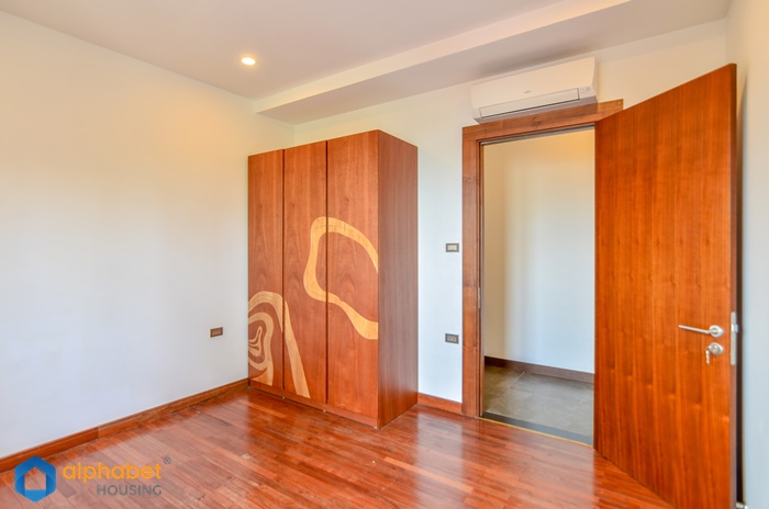 Lake view serviced apartment for rent in Tay Ho District on Quang Khanh Street