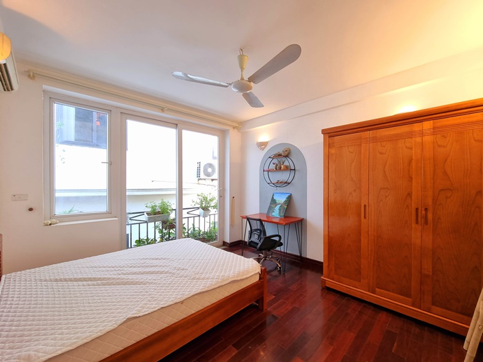 Full of Natural light room for rent in Tay Ho District | Room No.8